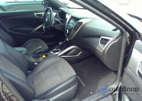 2016 Hyundai Veloster z USA, uszkodzony, nr VIN KMHTC6ADXGU263619